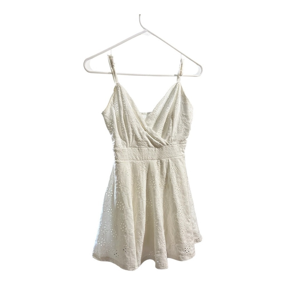 White Eyelet Romper with Flared Skirt size small - Picture 4 of 10